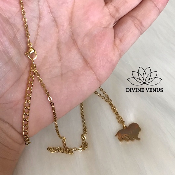 Lion Necklace Gold Plated Stainless Steel - Picture 8 of 8